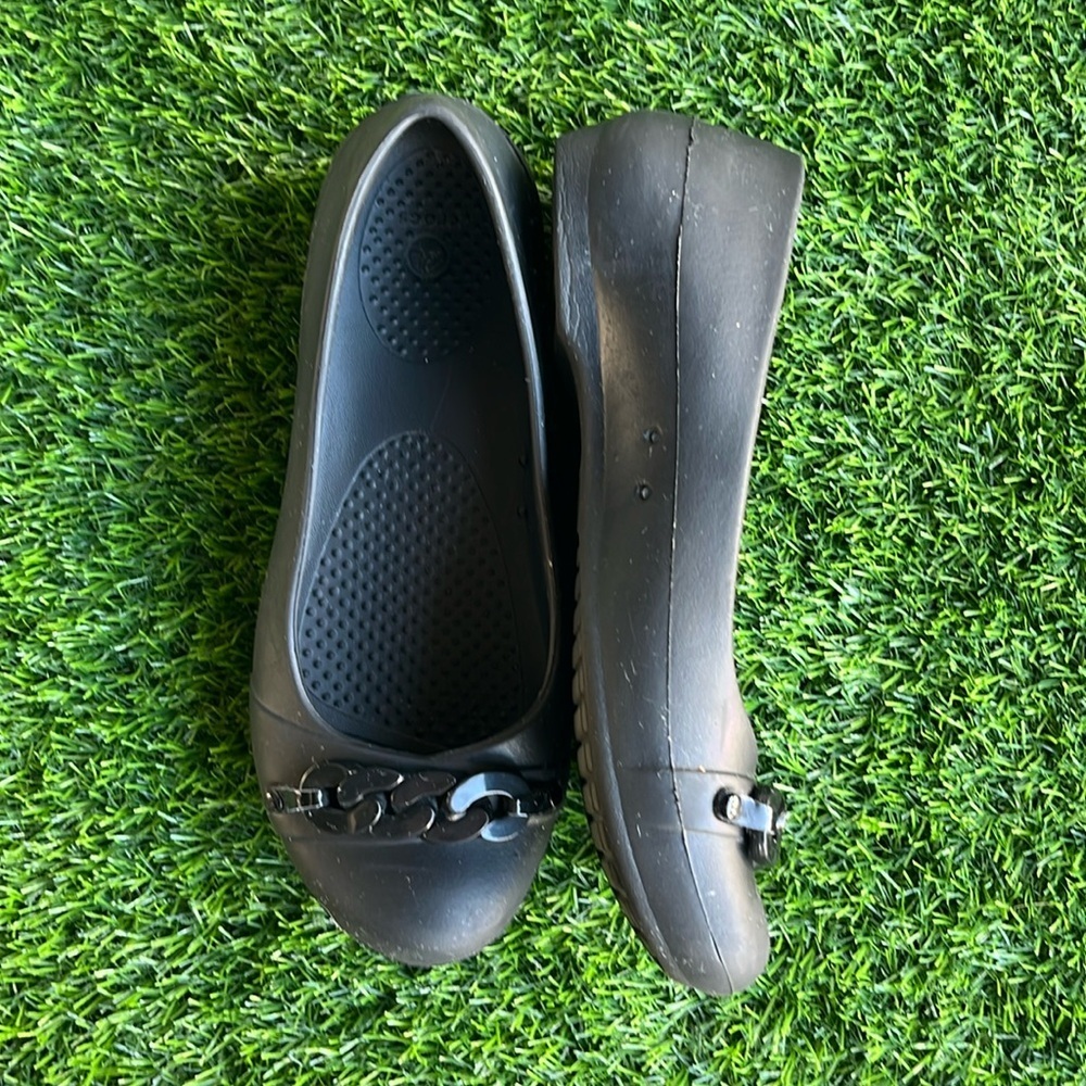 CROCS Gianna Chain Link Ballet Flats size 6